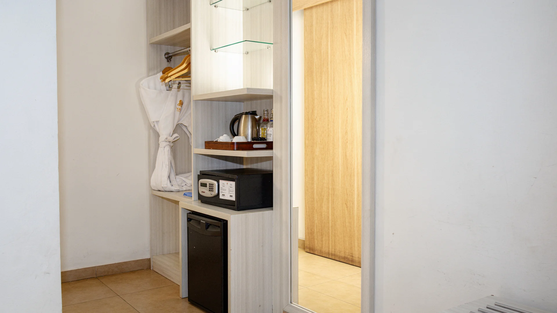 Junior Suite City View5